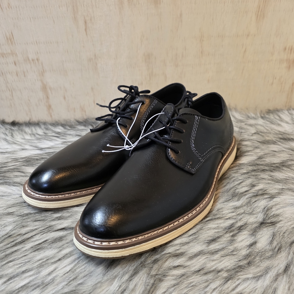 Steve Madden Black Leather Oxfords with Tan Sole